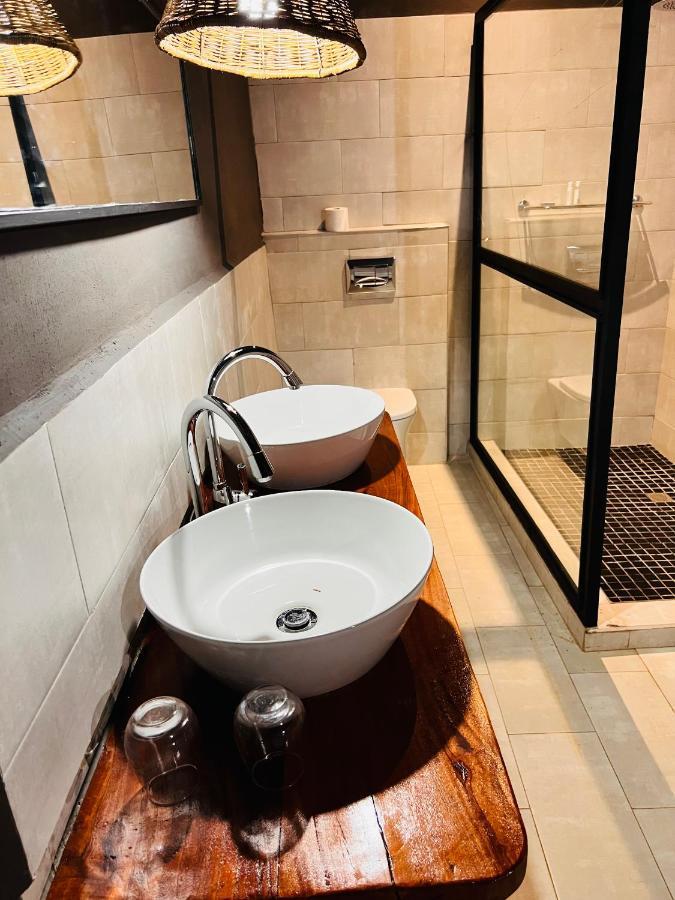 The Shed Venue & Boutique Hotel Лилонгве Екстериор снимка