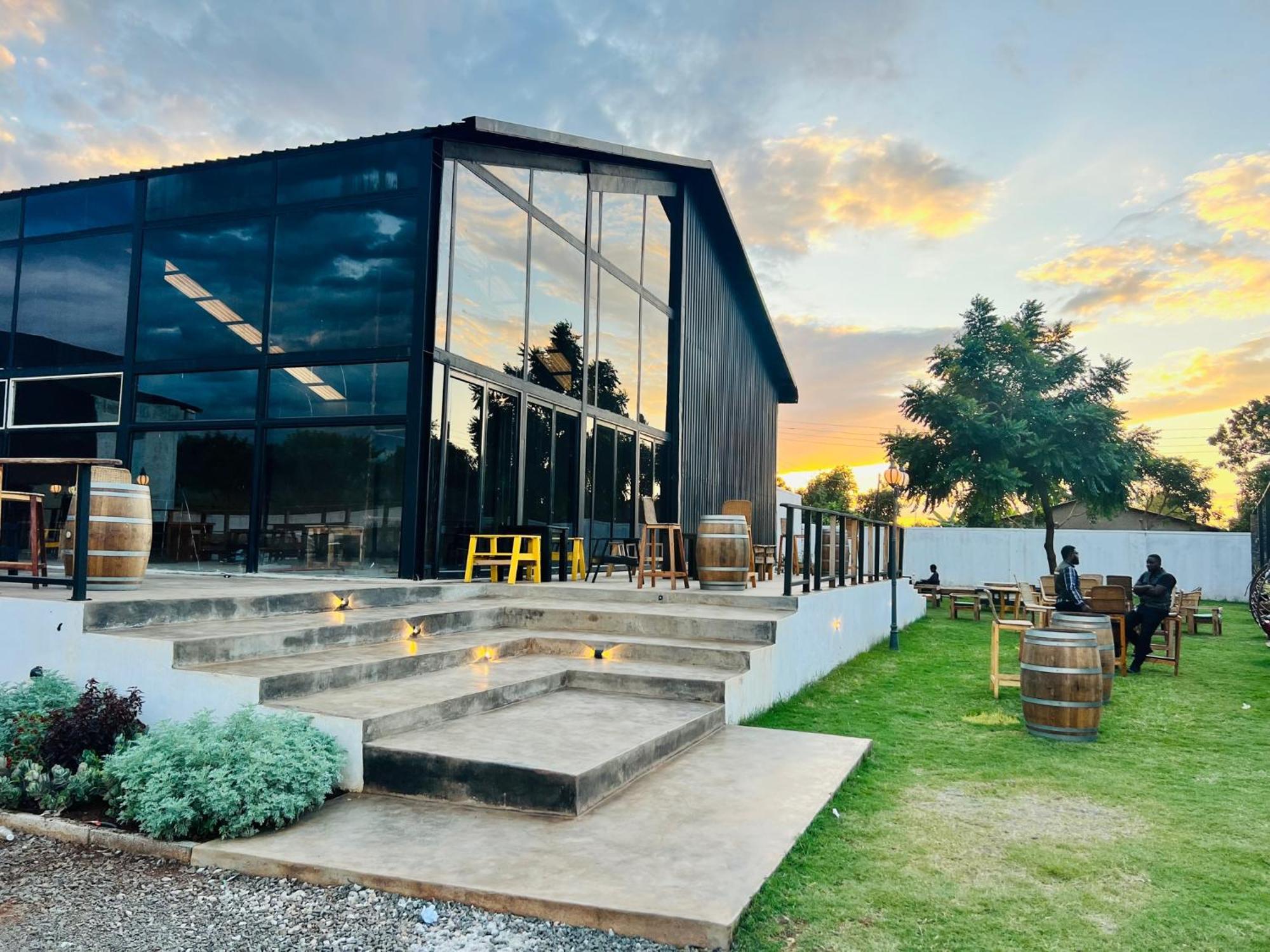 The Shed Venue & Boutique Hotel Лилонгве Екстериор снимка