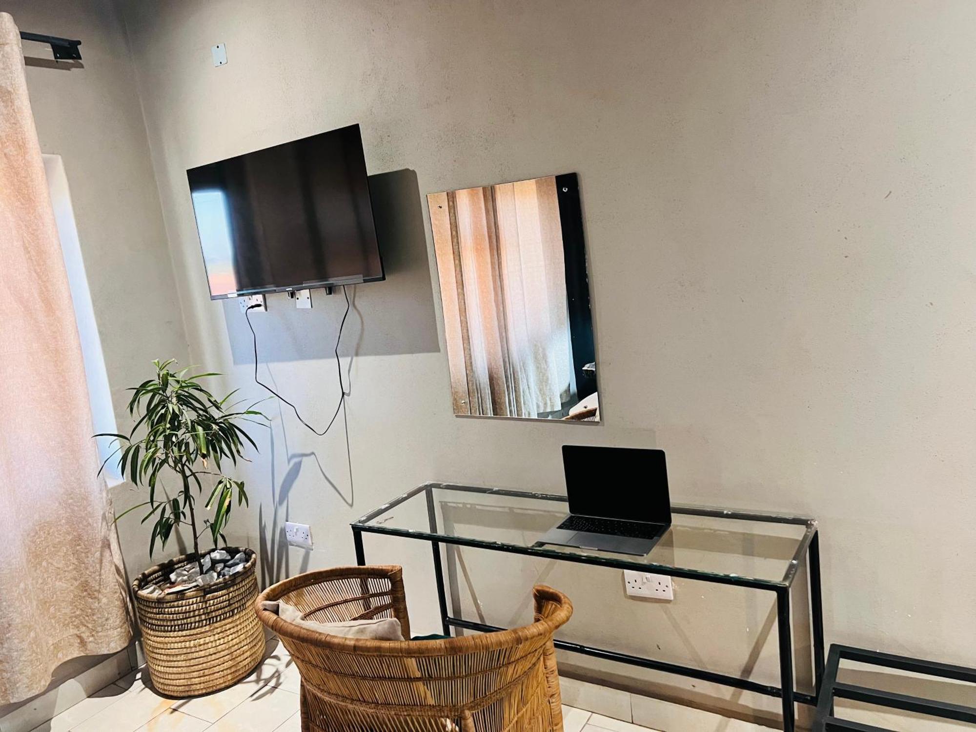 The Shed Venue & Boutique Hotel Лилонгве Екстериор снимка