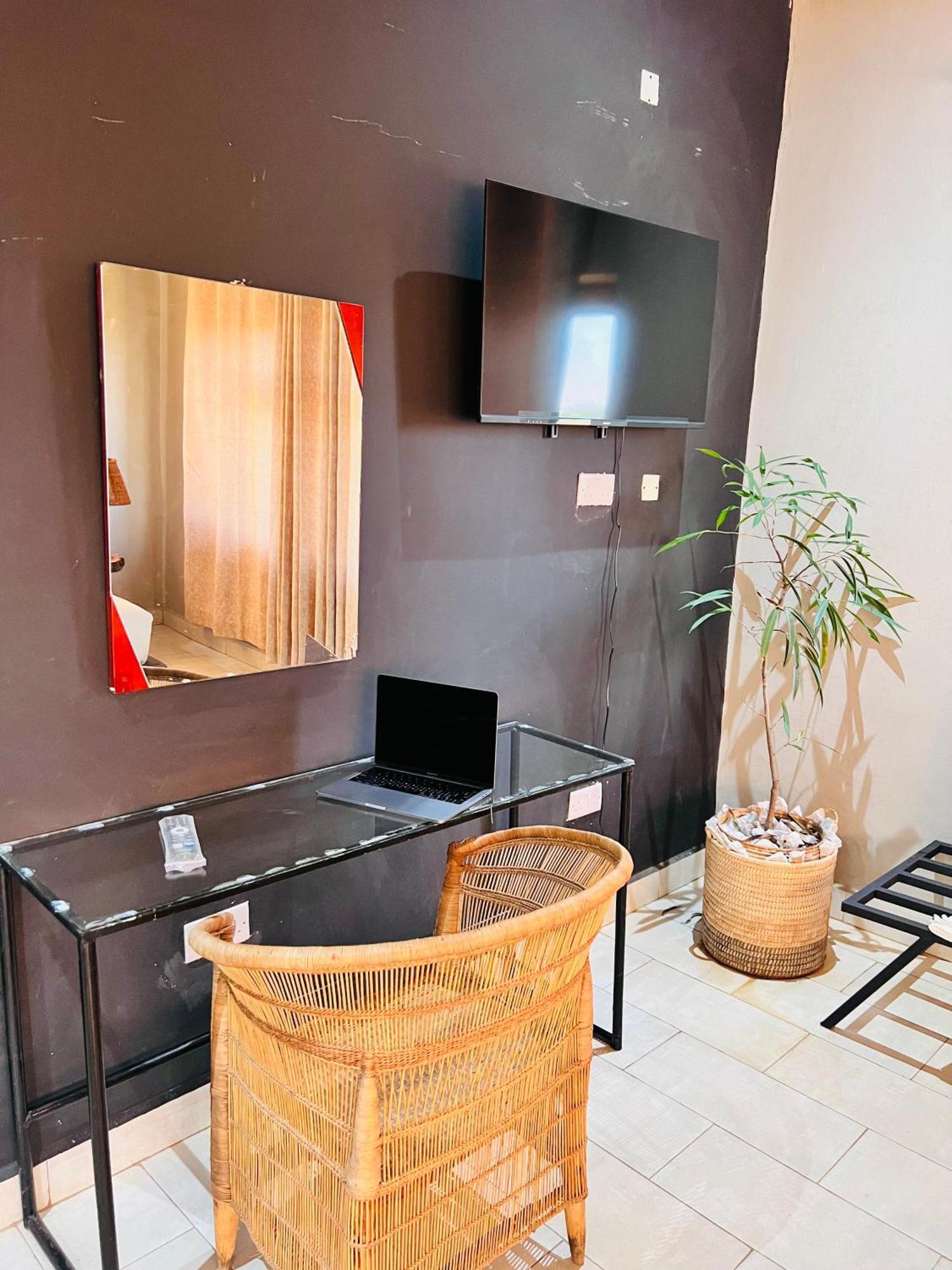 The Shed Venue & Boutique Hotel Лилонгве Екстериор снимка